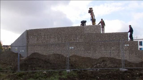 La construcción de un muro despierta indignación en Alemania