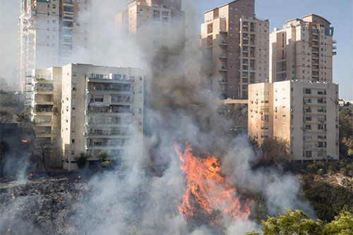 La entidad sionista acorralada por el fuego
