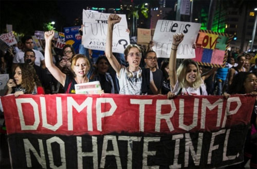 Tercera noche de manifestaciones contra Trump
