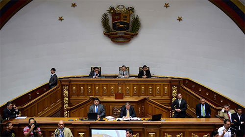 Parlamento de Venezuela suspende juicio contra Maduro
