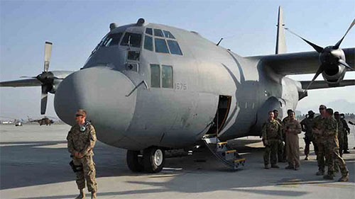 Aviones estadounidenses transportan armas a las fuerzas de agresión en Yemen