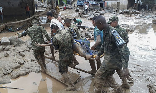 Colombia agiliza las operaciones de rescate y busca a los cientos de desaparecidos