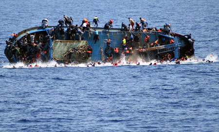 Casi un centenar de refugiados desaparece cerca de las costas libias