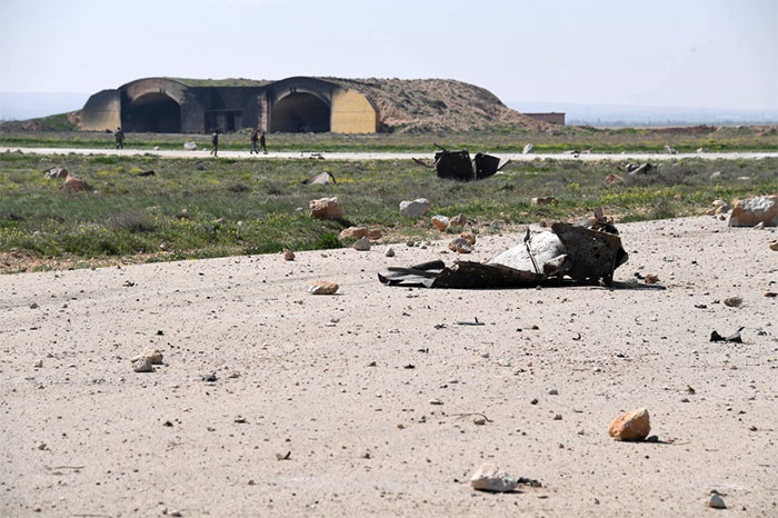 Imágenes del aeródromo militar sirio Al Shayrat después de la agresión (Fotos)