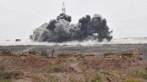 La aviación rusa aniquila un gran convoy de Daesh en la provincia siria de Deir Ezzor