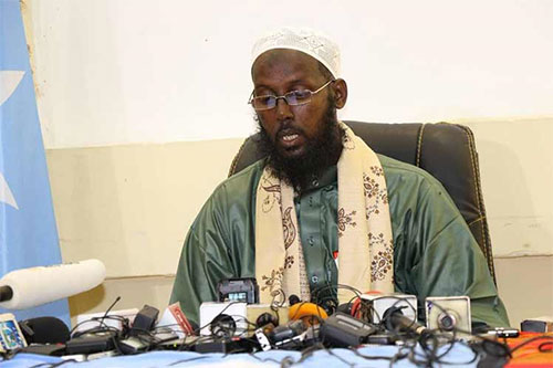 Fundador y exlíder de grupo “terrorista” somalí trabajará con el Ejército