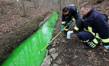 Alemania: Un accidente provoca derrame de sustancias químicas peligrosas