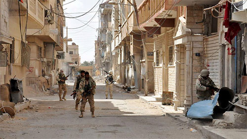 Tropas sirias y aliados avanzan contra terroristas hacia Deir Ezzur