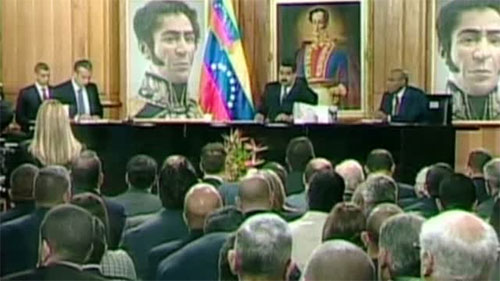 Continúa la pugna política entre la Asamblea venezolana y el Ejecutivo
