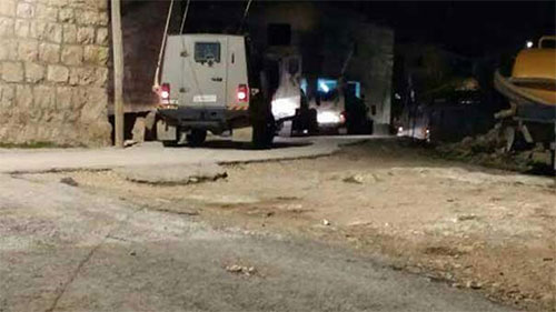 La ocupación israelí detiene a 17 palestinos en Cisjordania y Al Quds