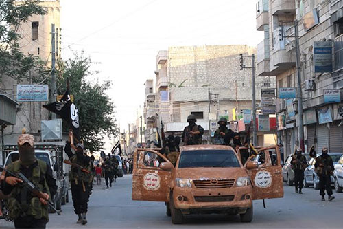 Los terroristas de Daesh se esconden entre civiles en la ciudad siria de Al Bab