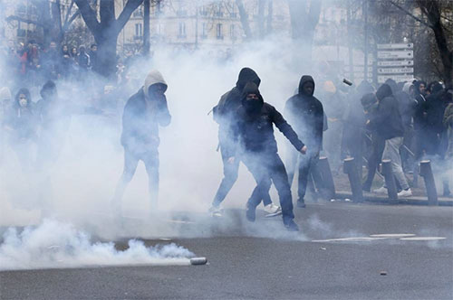 Disturbios en París durante una protesta estudiantil