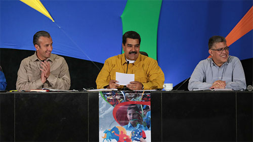 Nicolás Maduro arremete contra Mariano Rajoy