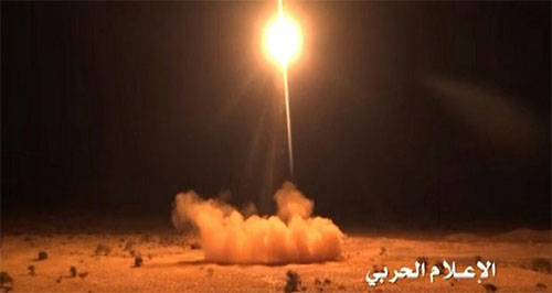 Un misil yemení impacta en una base militar saudí cerca de Riad