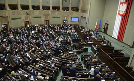 Parlamento de Polonia aprueba la ley de reforma judicial