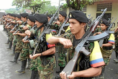 Disidentes de las FARC se entregan al Ejército colombiano