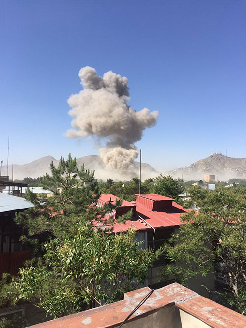 Un coche bomba estalla en el barrio diplomático en Kabul