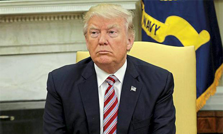 Abogados de la Casa Blanca estudian un juicio político contra Trump