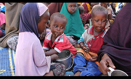 Unos 1,4 millones de niños somalíes sufrirán hambruna este año 