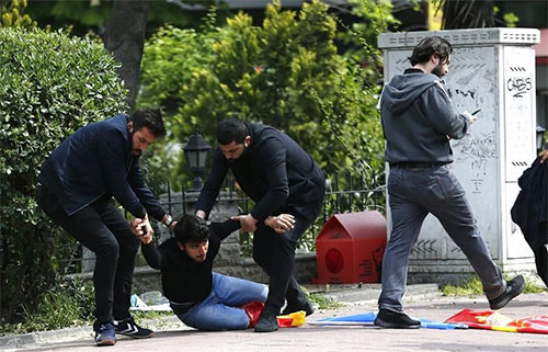 Policía turca lanza gas contra manifestación del 1 de mayo en Estambul