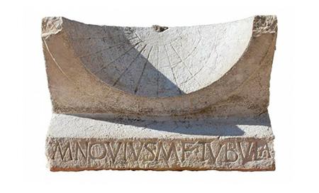 Encuentran un reloj solar romano de 2.000 años de antigüedad 