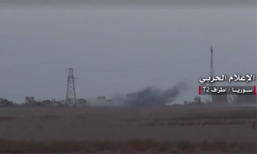 Tropas sirias y sus aliados cercan a Daesh en planta petrolera