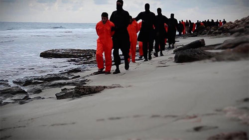Hallados los cadáveres de los 21 coptos ejecutados por Daesh en Sirte en 2015