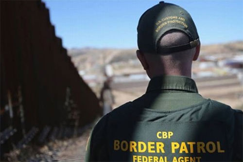 Una niña mexicana con parálisis cerebral, detenida por agentes fronterizos de EEUU