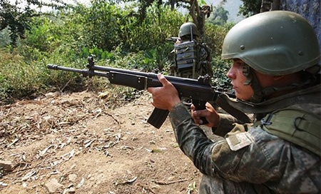 Muere un policía por choque con senderistas en Perú