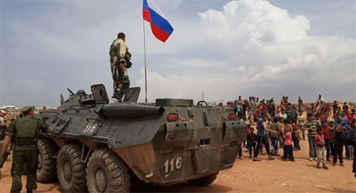 La policía militar rusa instala un puesto de observación en Afrin