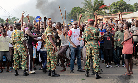 Mueren más de 18 refugiados por disparos de militares congoleños