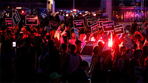 Enfrentamientos en San Luis tras la absolución de un agente que mató a un negro