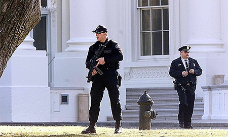 Detienen a una persona armada cerca de la Casa Blanca