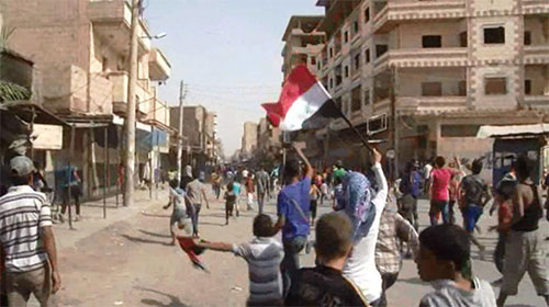 Llega a Deir Ezzor el primer convoy con ayuda humanitaria