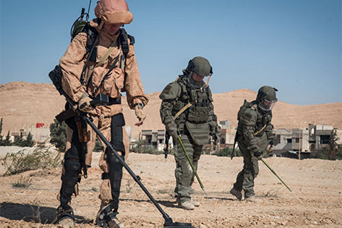 Zapadores rusos inician labors de desminado en la ciudad siria de Deir Ezzor