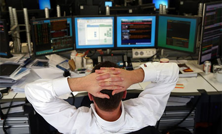 Fuerte caída de Wall Street tras el aumento de las tasas de interés 