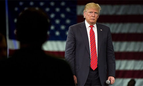 El Presidente de EEUU se queja de quedarse “solo en la Casa Blanca”