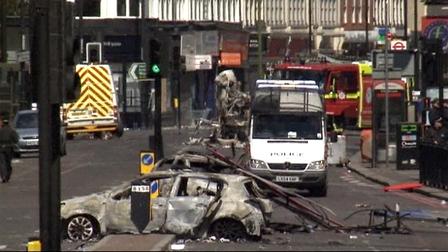 REINO UNIDO CAMERON PIDE QUE EL PARLAMENTO VOLVER DE SUS VACACIONES 
