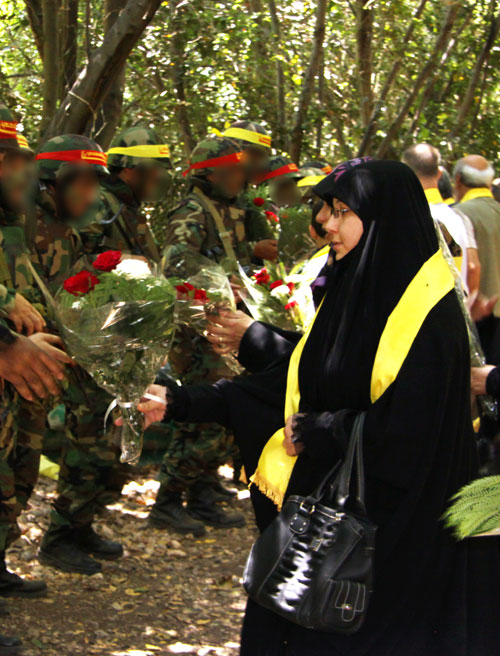 LOS HONESTOS VISITAN LOS MUYAHIDINES PARA FELICITARNOS POR EL D&IacuteA DE LA VICTORIA