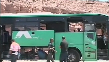 SIETE MUERTOS SIONISTAS Y DECENAS DE HERIDOS EN TRES OPERACIONES DE TIROTEO DE CALIDAD CERCA DE ILAT