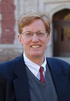 EXPERTO AMERICANO LOS MEDIOS DE COMUNICACI&OacuteN OCCIDENTALES FABRICAN INFORMA