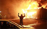 Se reanudan los disturbios en Ferguson