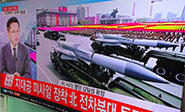 Pyongyang exhibe su poder&iacute;o militar en el desfile del D&iacute;a del Sol