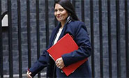 Priti Patel dimite tras encuentros secretos con responsables sionistas