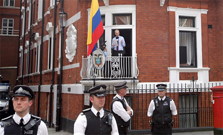Moreno retira seguridad especial a la embajada ecuatoriana en Londres