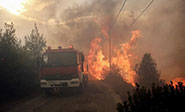 Los griegos luchan desesperadamente contra las llamas
