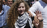 La joven Ahed Tamimi, icono de protesta palestina, sale de prisi&oacute;n