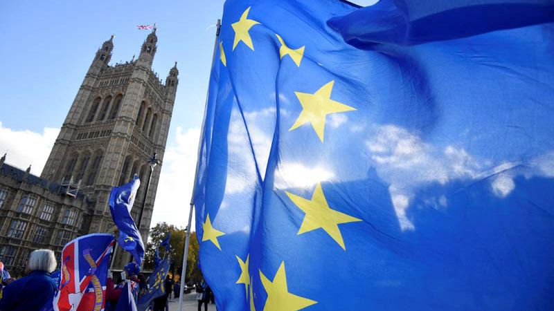 UE abrir&iacute;a nuevas conversaciones sobre el Brexit si fracasa el acuerdo de May