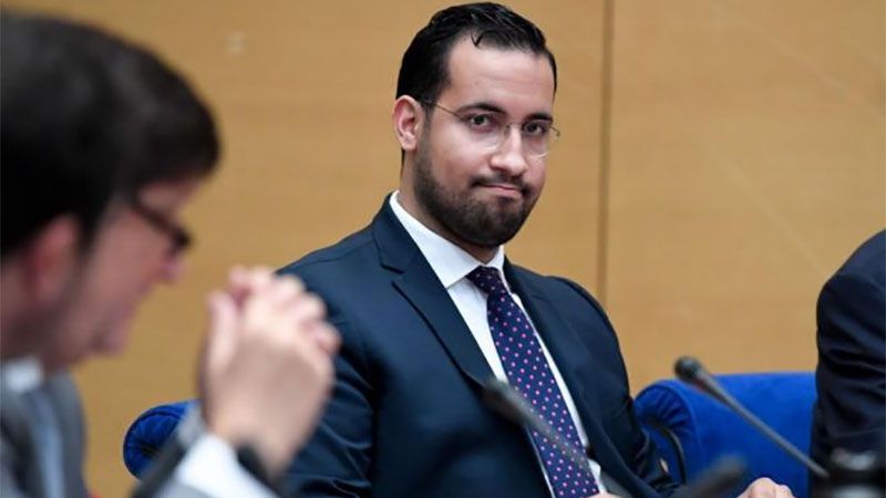 Imputan al ex jefe de seguridad de Emmanuel Macron por falsificaci&oacute;n de documentos