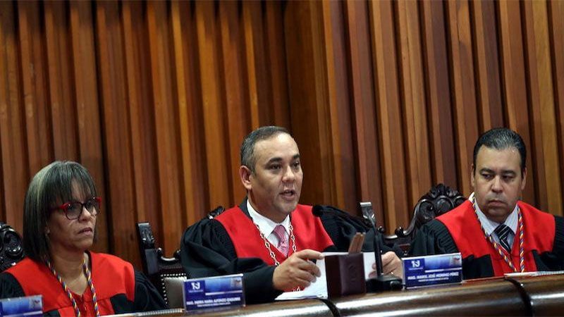 El Tribunal Supremo de Venezuela proh&iacute;be a Juan Guaid&oacute; salir del pa&iacute;s y congela sus bienes